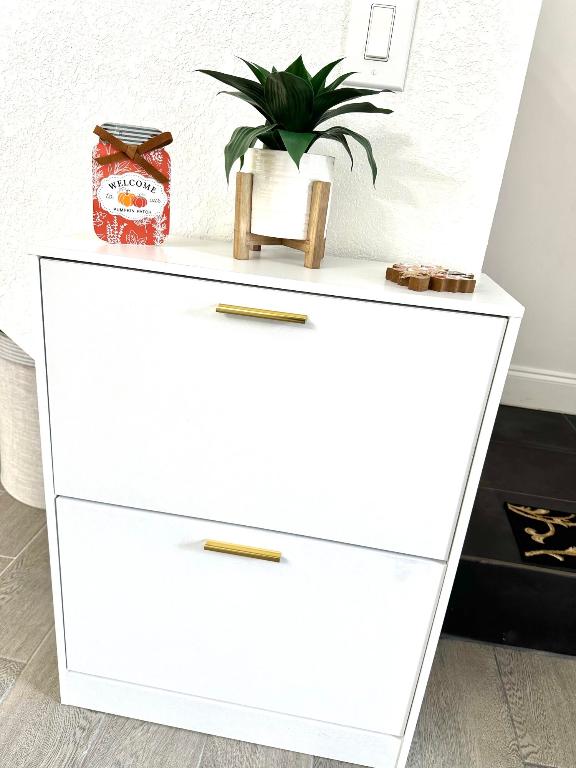 OCEAN HARBOUR VILLAS CONDOMINIUM - Residential Lease