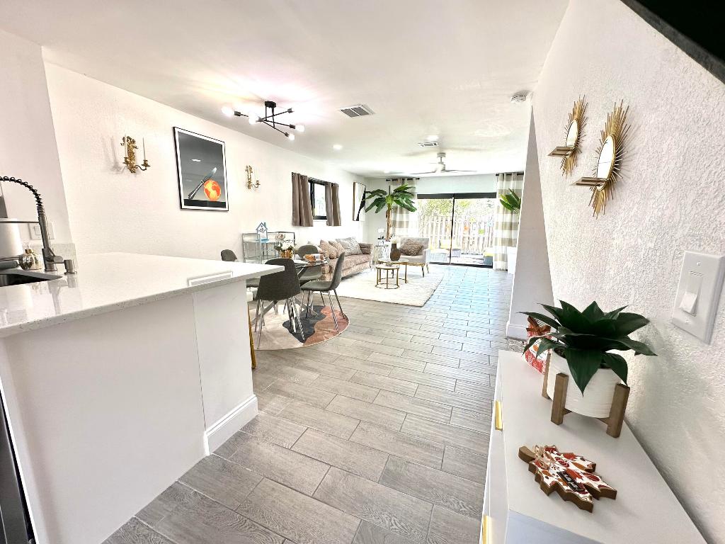 OCEAN HARBOUR VILLAS CONDOMINIUM - Residential Lease