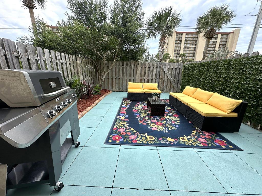 OCEAN HARBOUR VILLAS CONDOMINIUM - Residential Lease