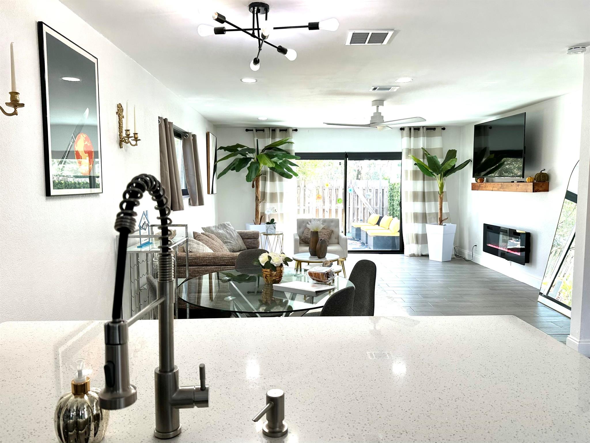 OCEAN HARBOUR VILLAS COND - Residential Lease