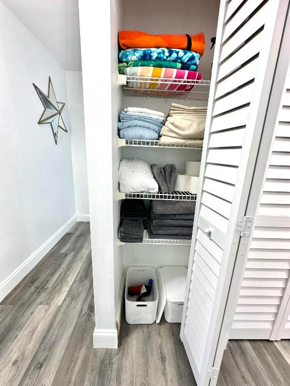 OCEAN HARBOUR VILLAS CONDOMINIUM - Residential Lease