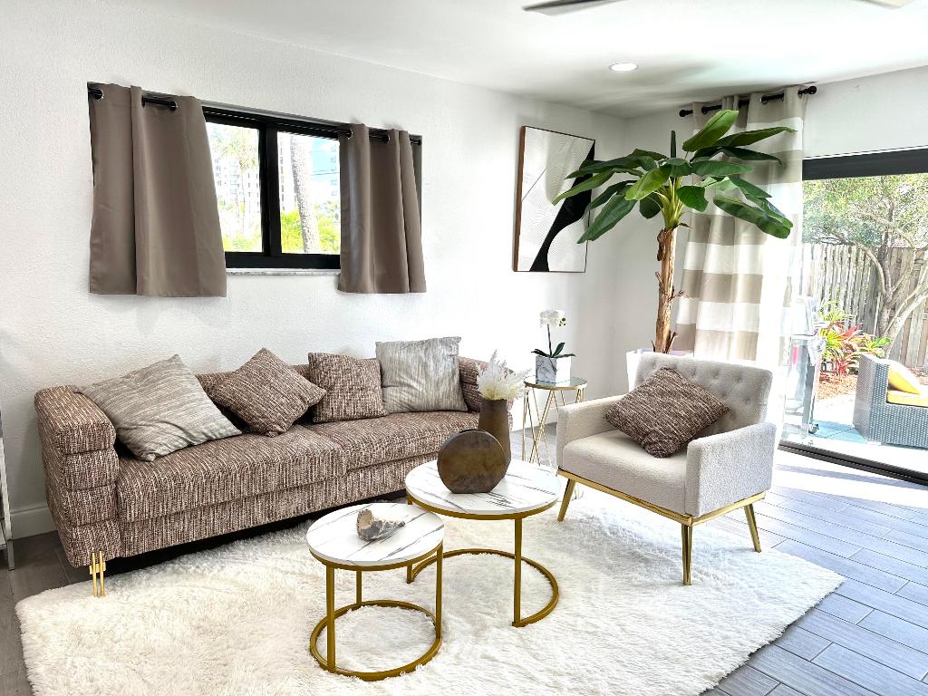 OCEAN HARBOUR VILLAS CONDOMINIUM - Residential Lease