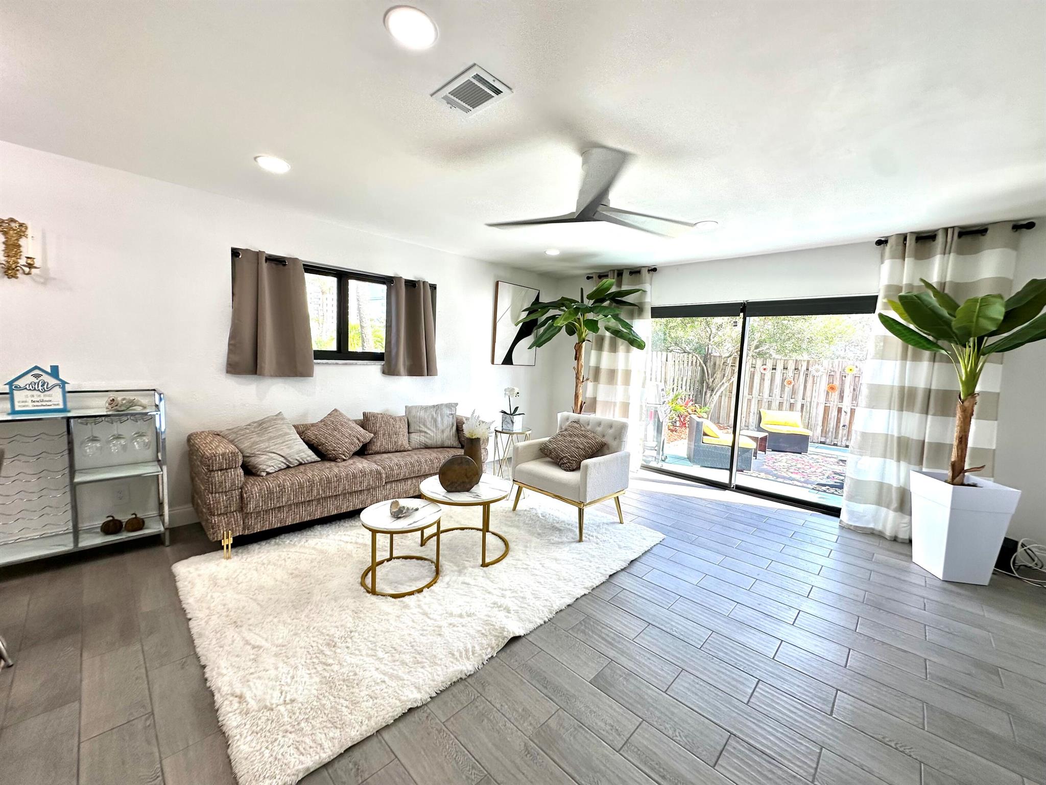 OCEAN HARBOUR VILLAS COND - Residential Lease