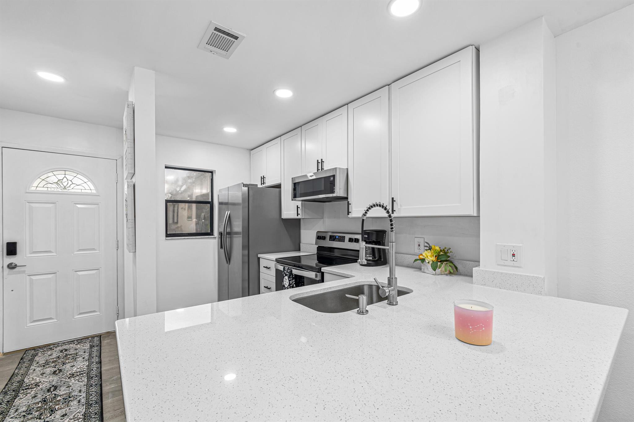 OCEAN HARBOUR VILLAS COND - Residential Lease