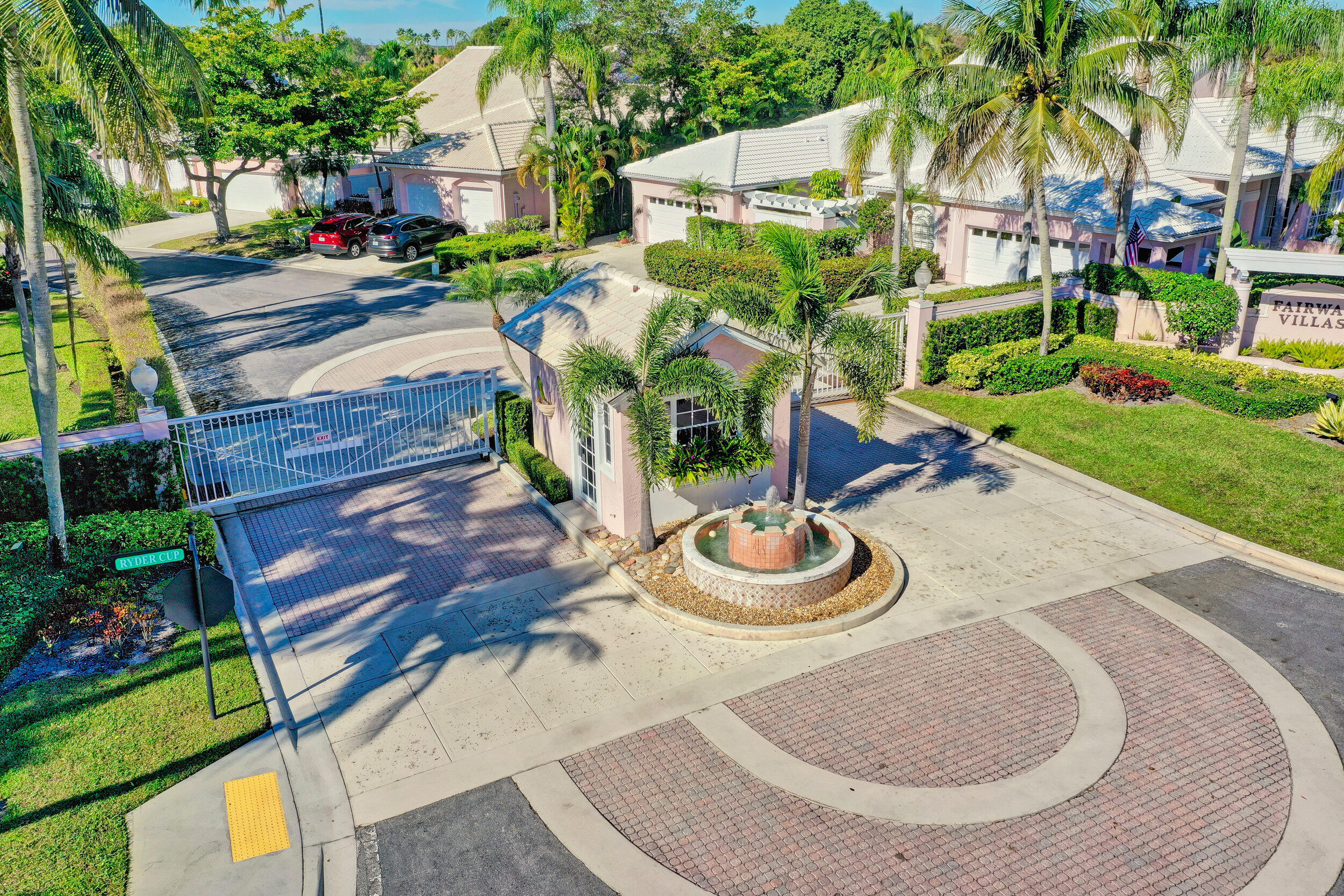 FAIRWAY VILLAS - Residential