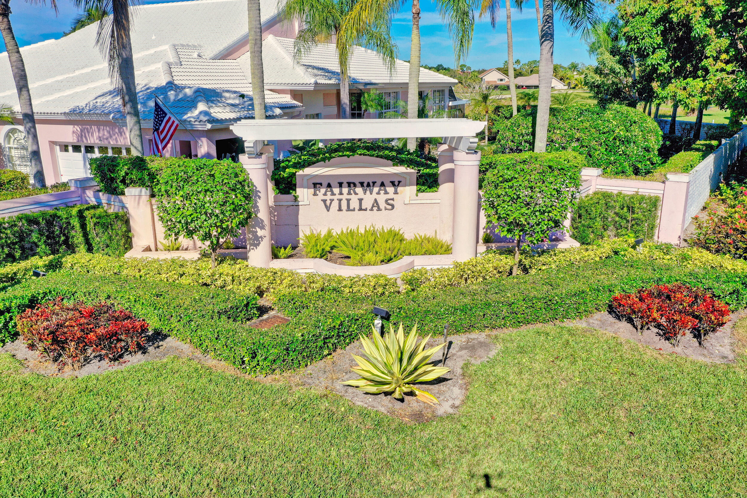 FAIRWAY VILLAS - Residential