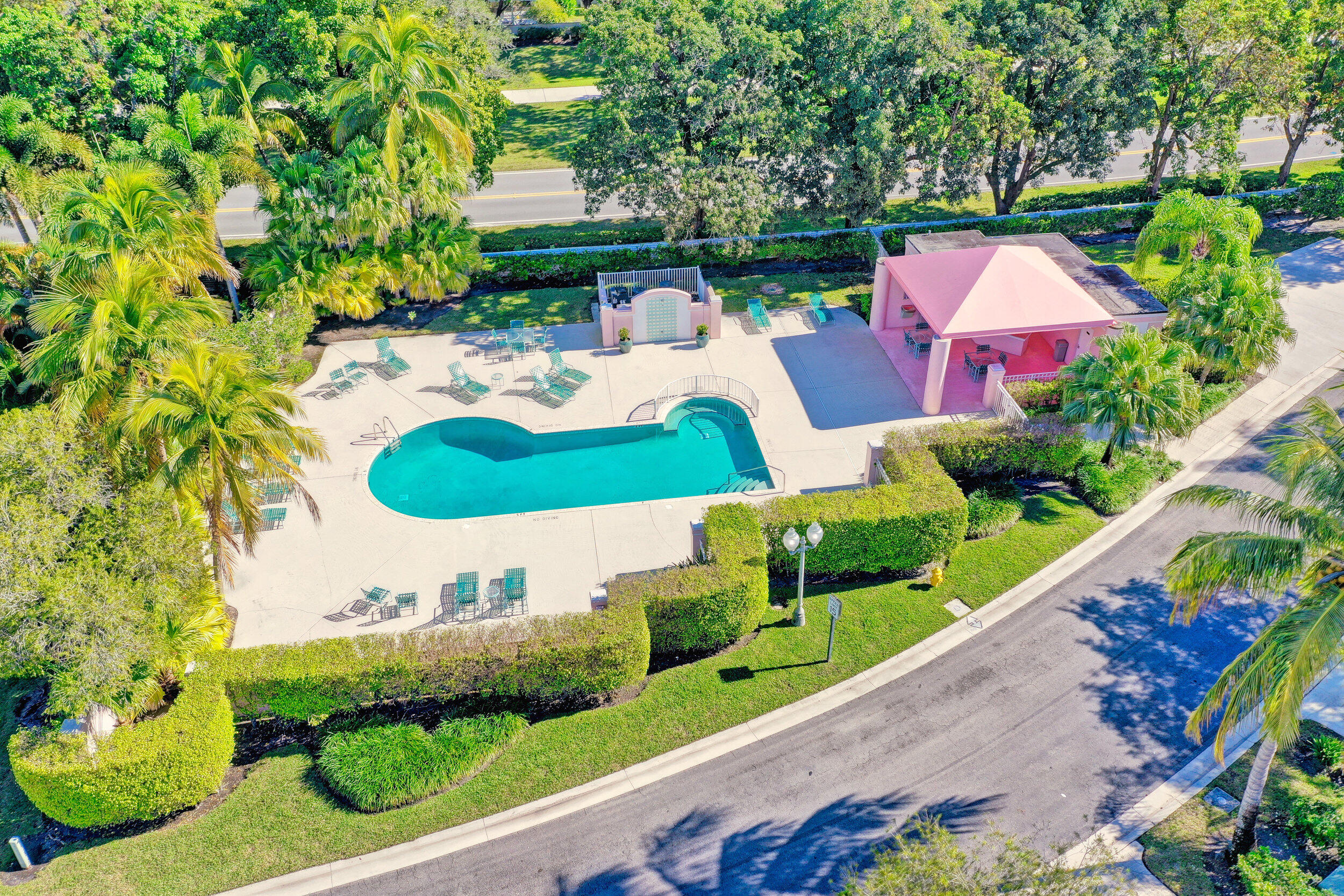 FAIRWAY VILLAS - Residential