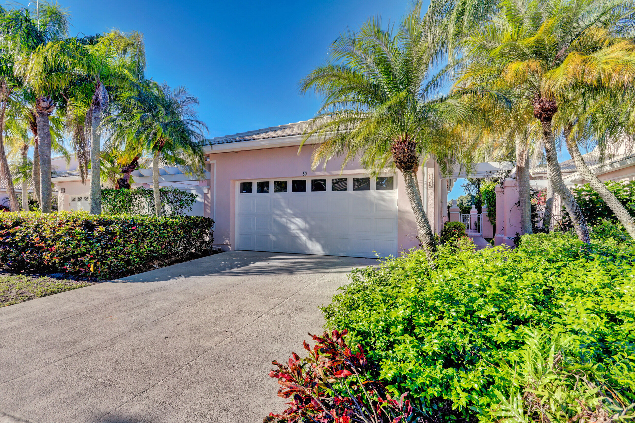 FAIRWAY VILLAS - Residential