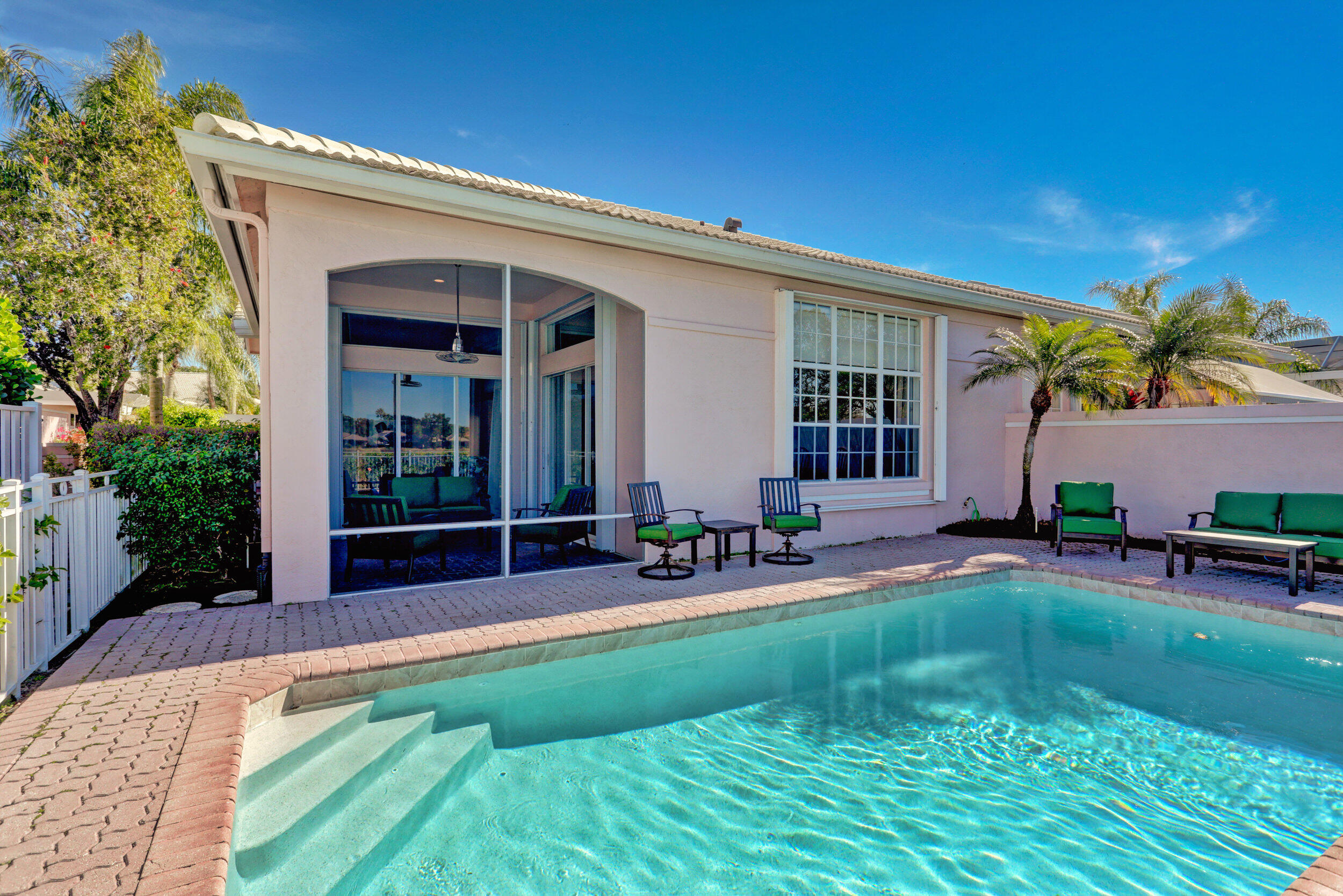 FAIRWAY VILLAS - Residential