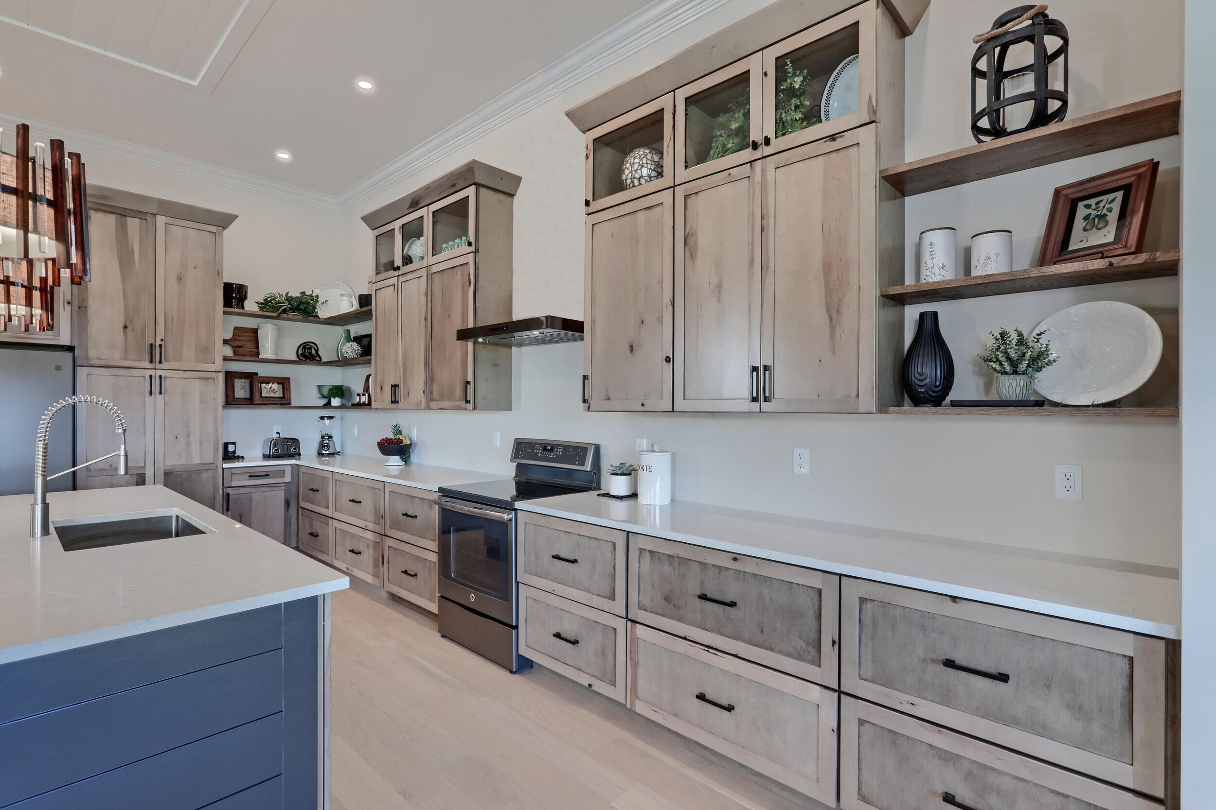 FAIRWAY VILLAS - Residential