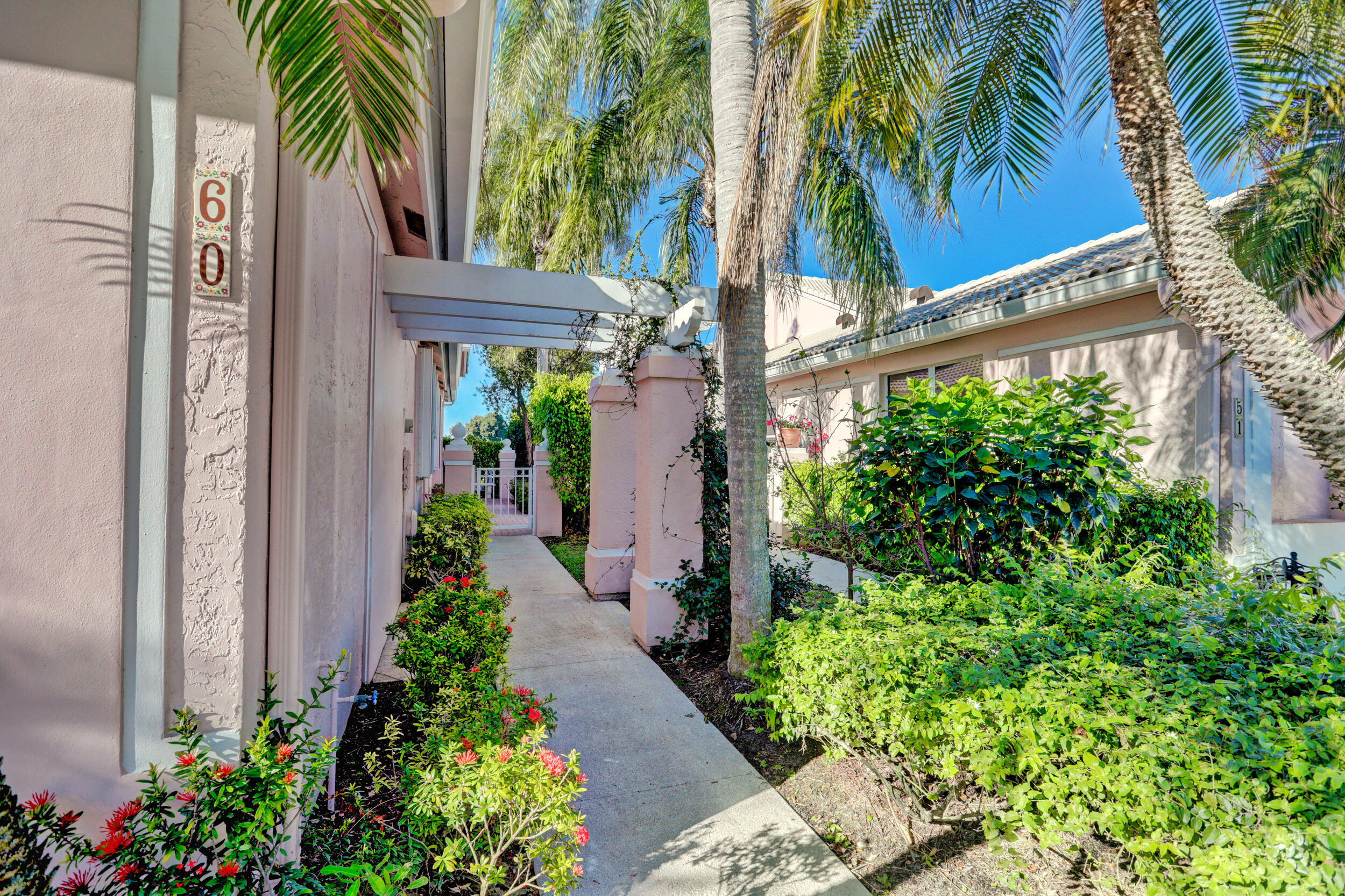 FAIRWAY VILLAS - Residential