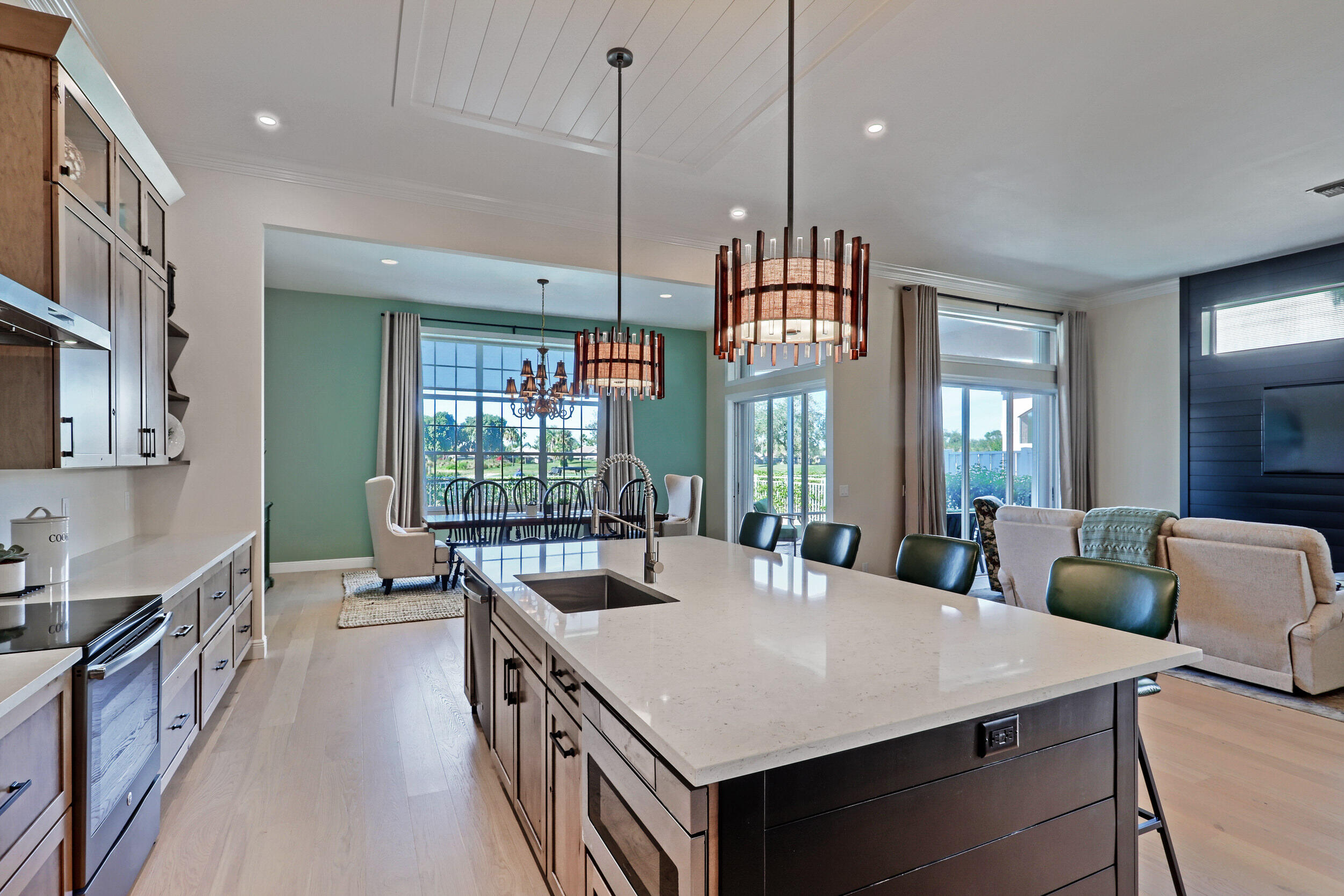 FAIRWAY VILLAS - Residential