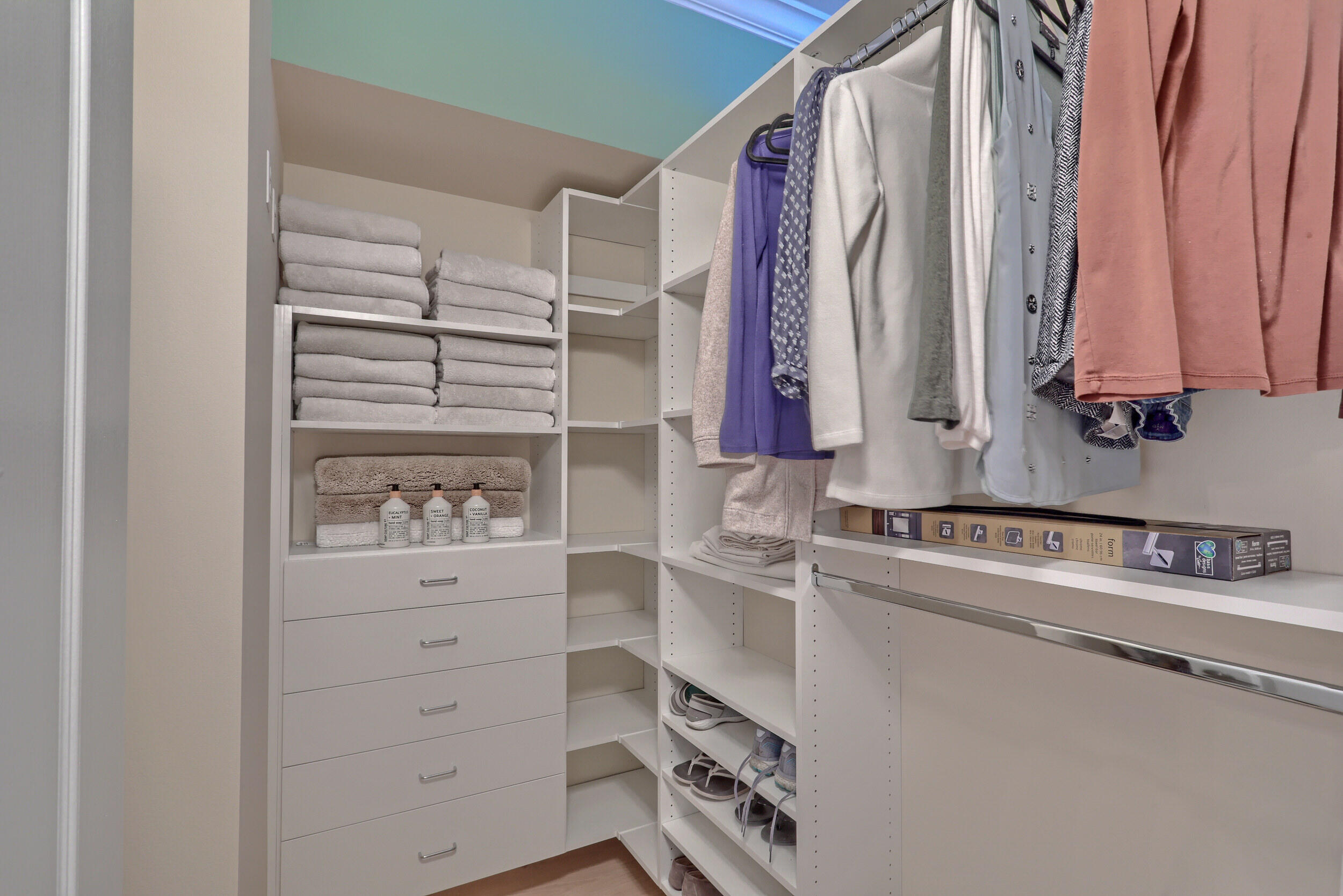 FAIRWAY VILLAS - Residential