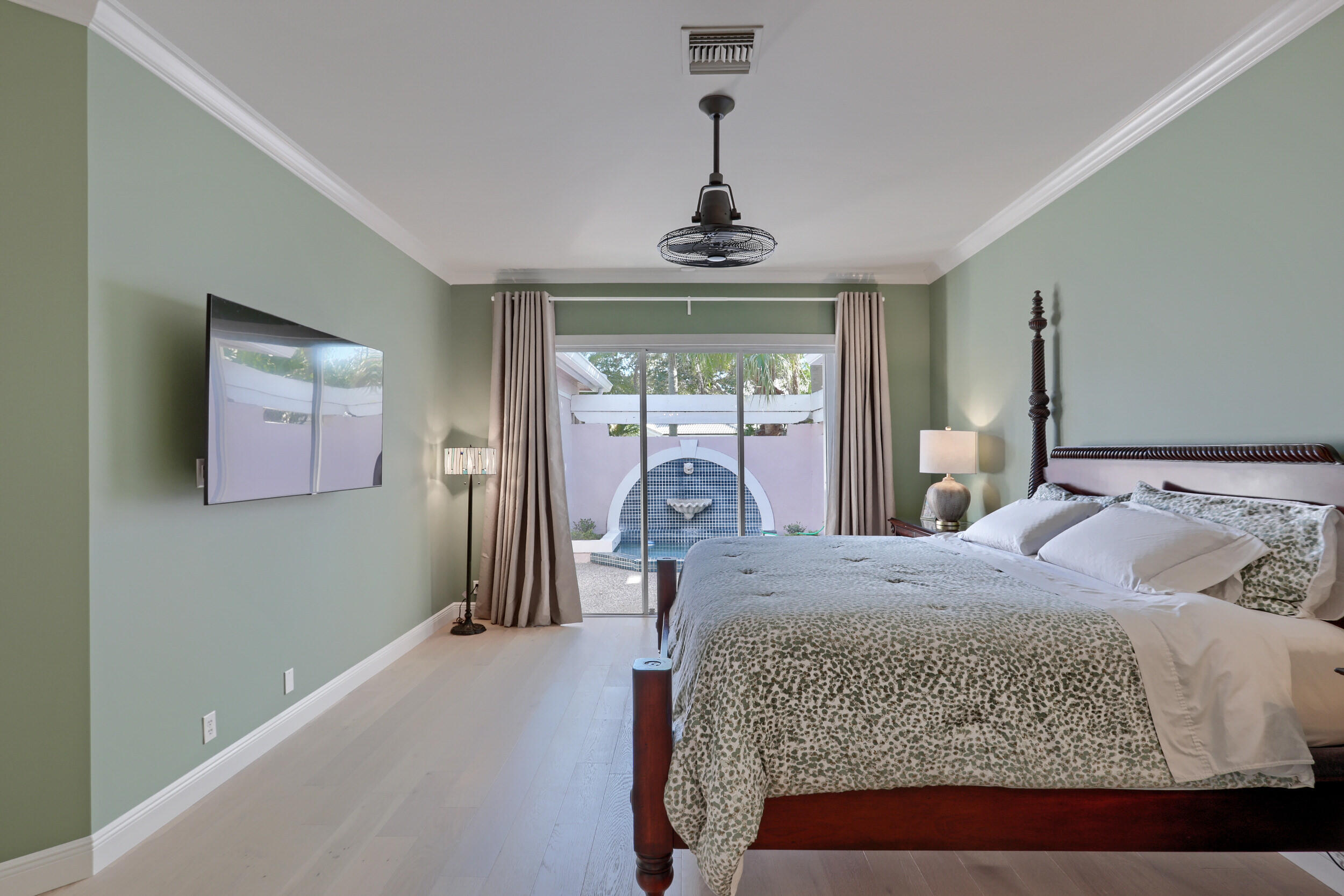 FAIRWAY VILLAS - Residential