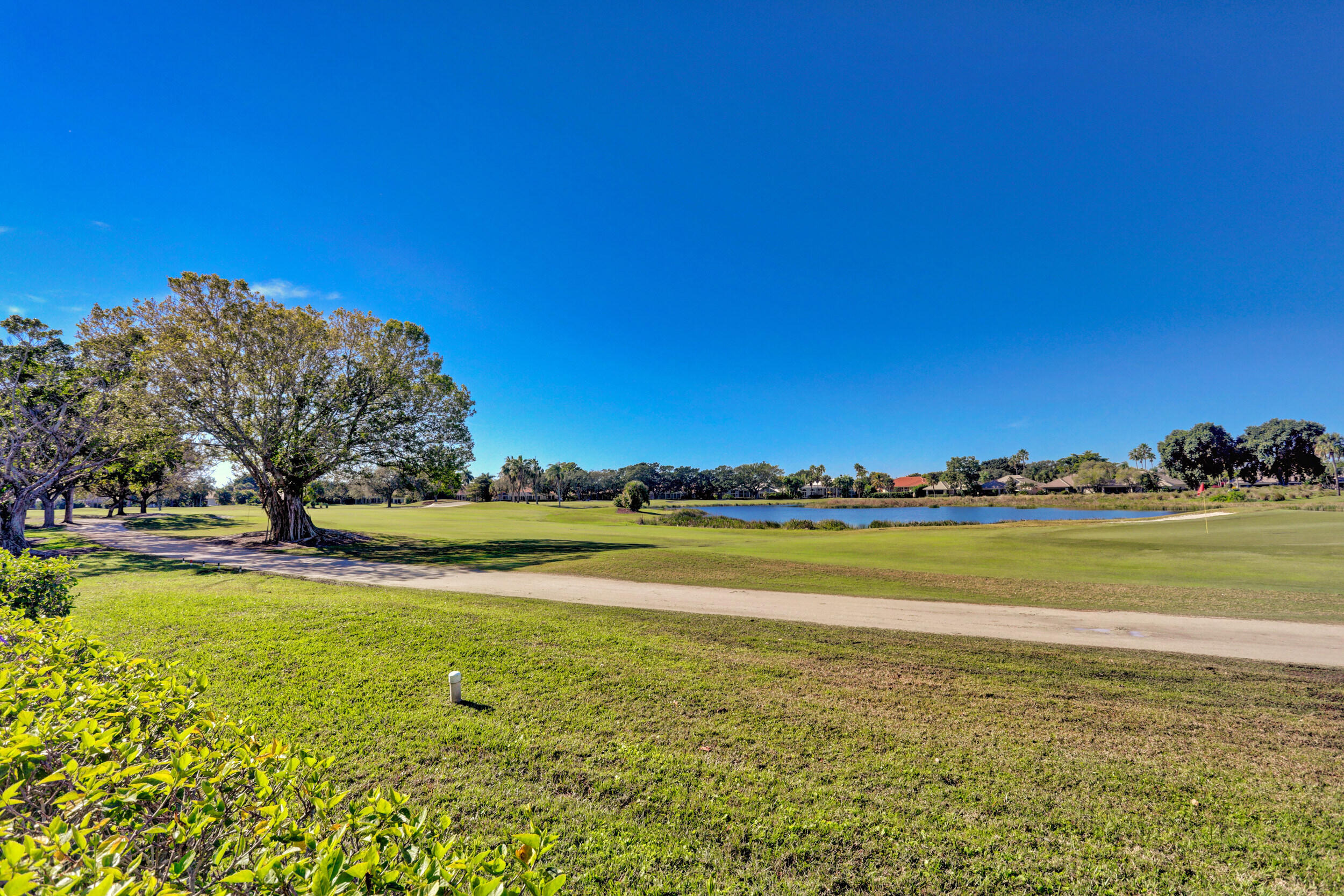 FAIRWAY VILLAS - Residential