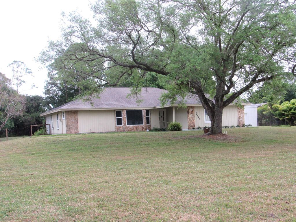 Photo of 16358 Mellen Ln, Jupiter, FL 33478 (MLS # F10490151)