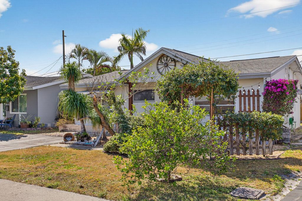 Photo of 4561 NW 16th Avenue, Tamarac, FL 33309 (MLS # R11167825)