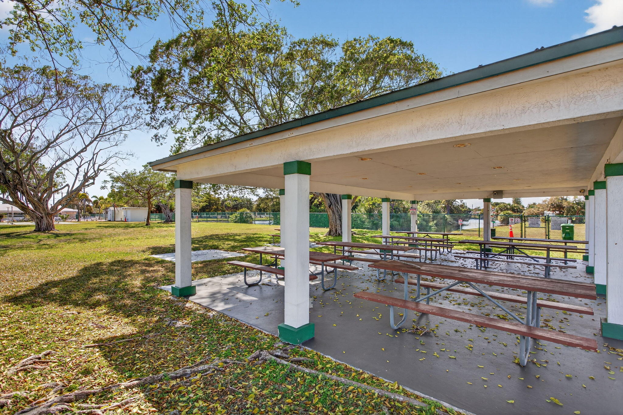 TAMARAC LAKES - Residential