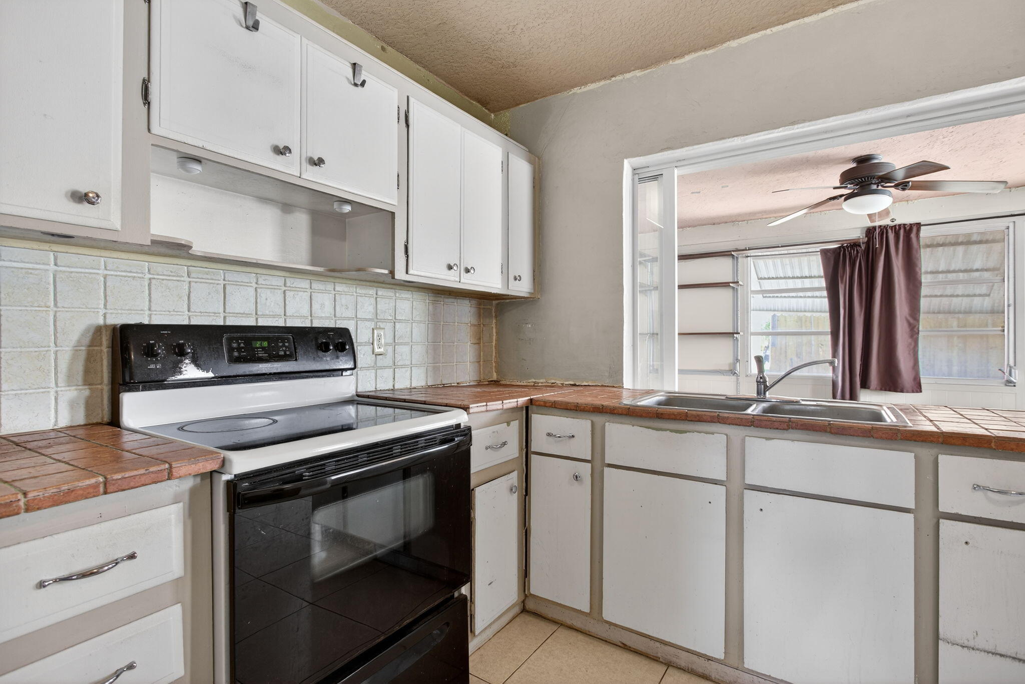 TAMARAC LAKES - Residential