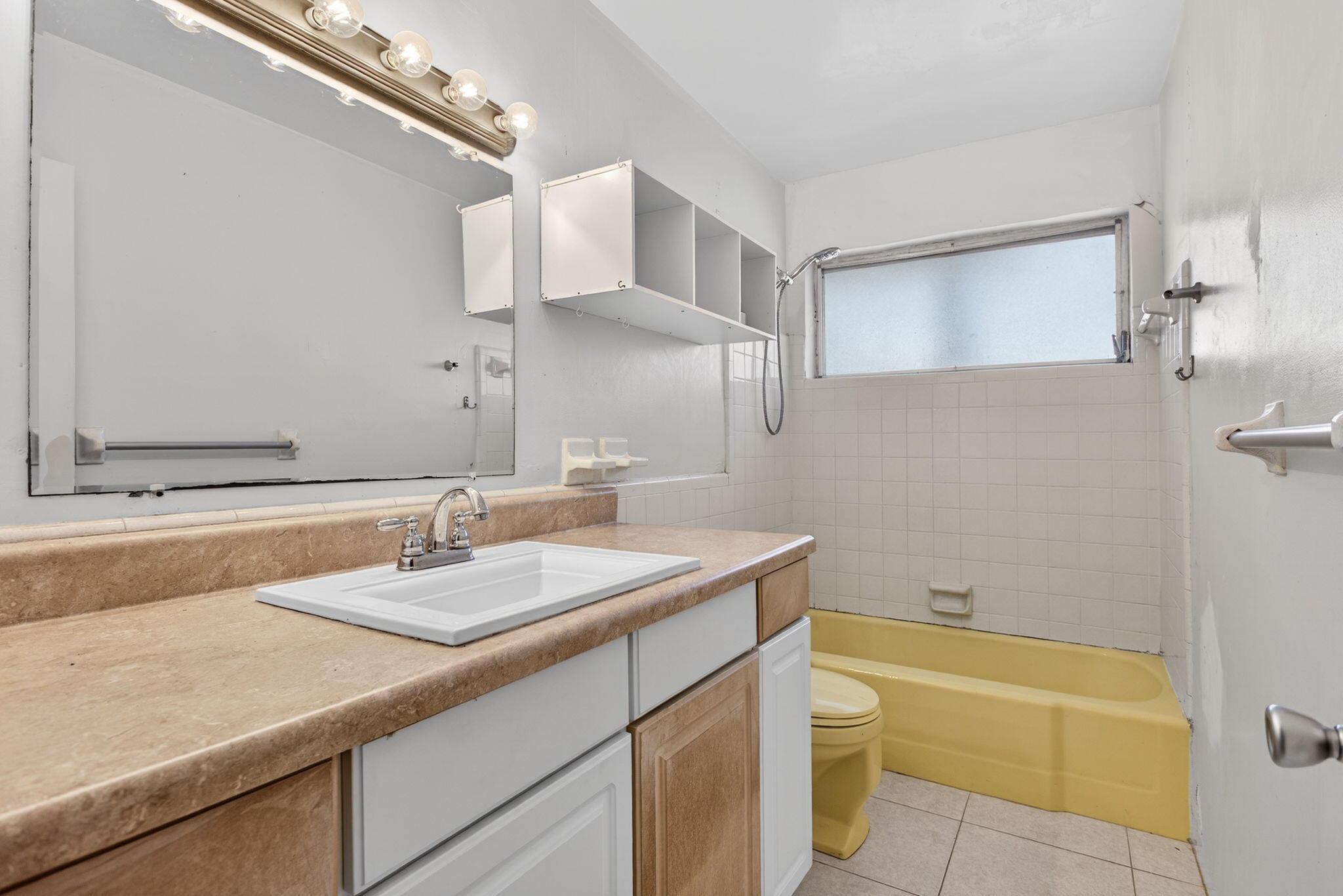 TAMARAC LAKES - Residential