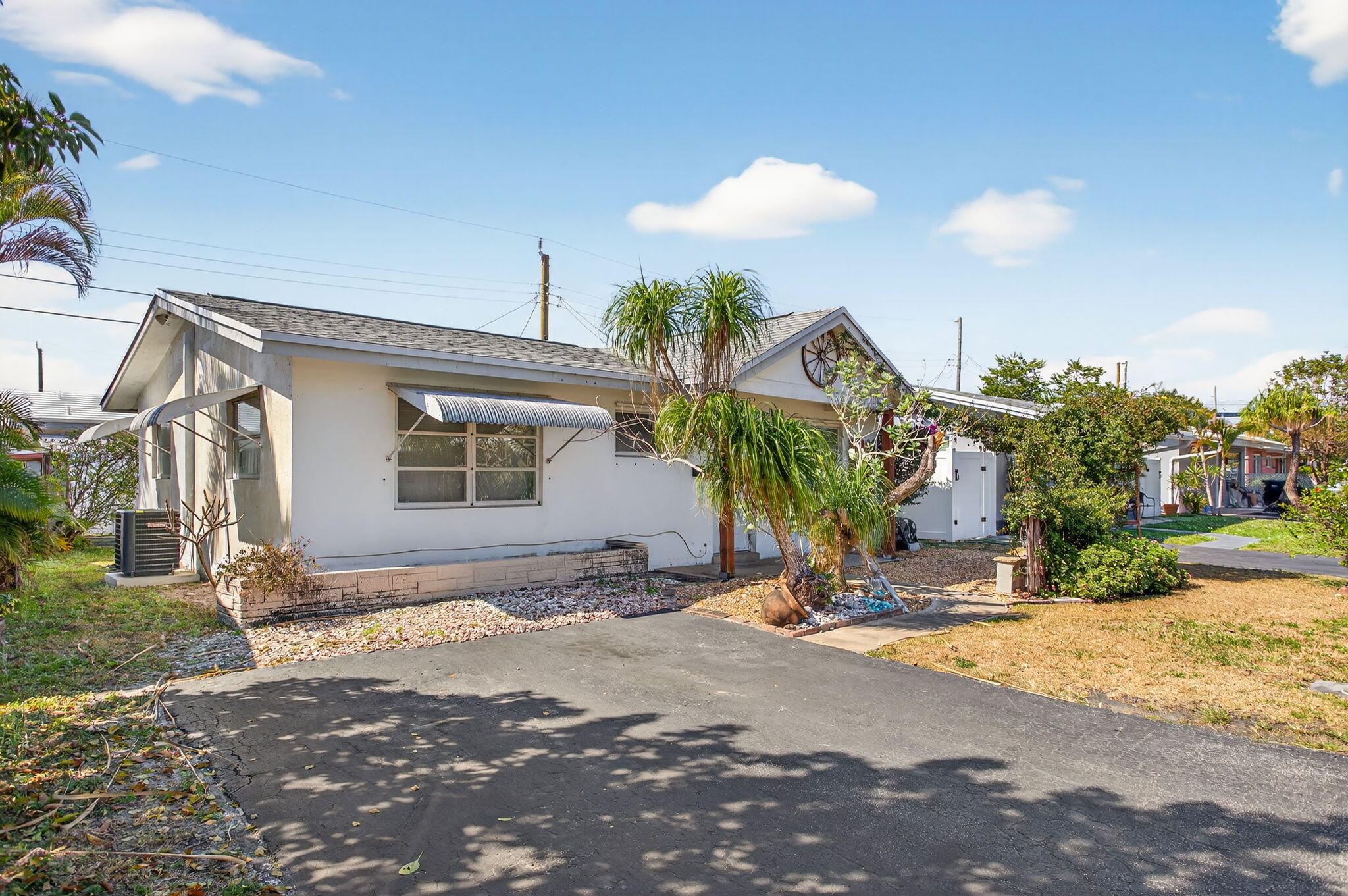 TAMARAC LAKES - Residential