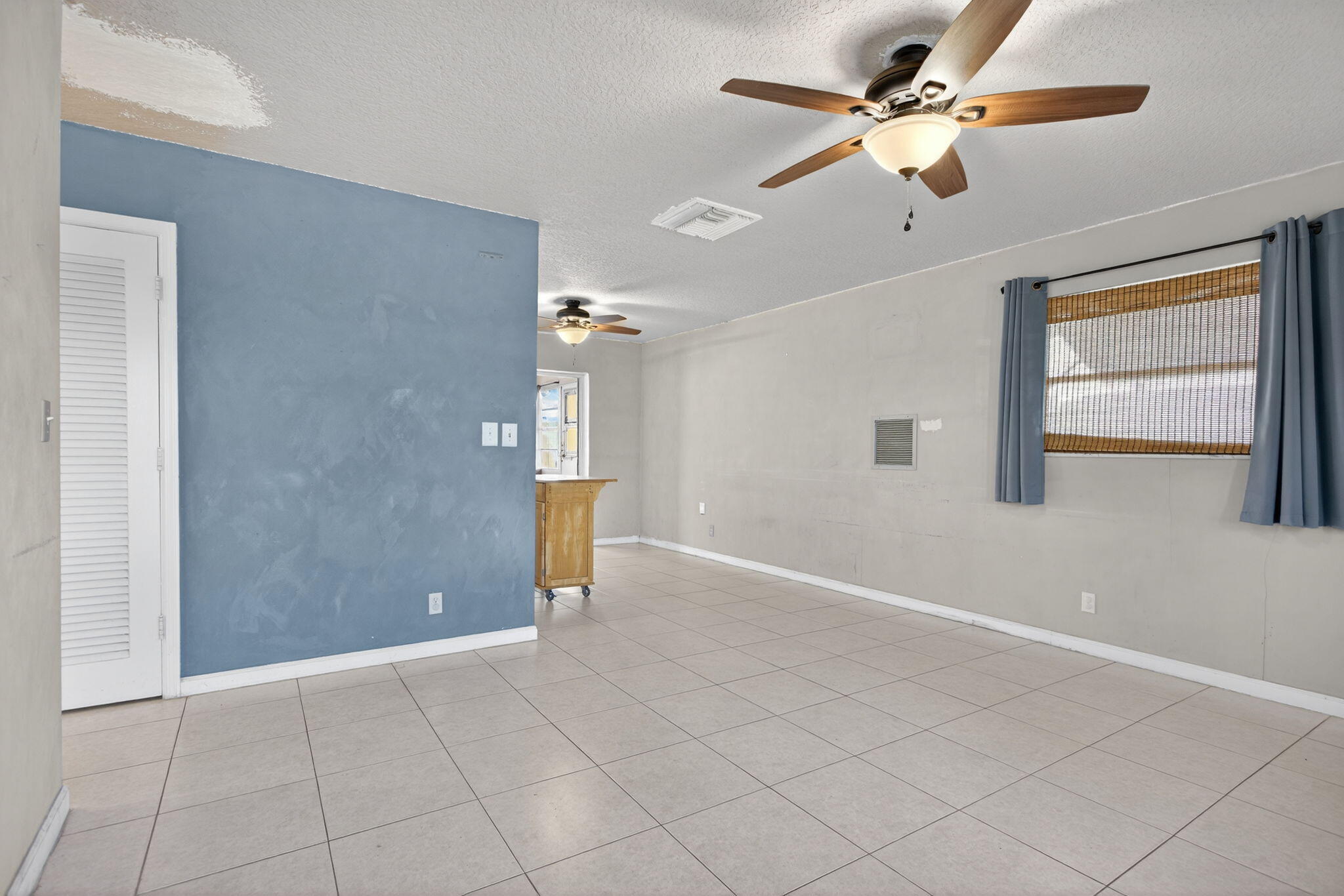 TAMARAC LAKES - Residential