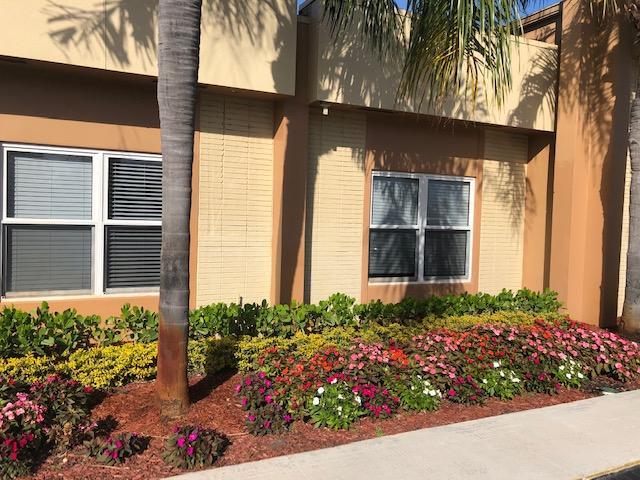 CRESTHAVEN VILLAS CONDO 19 - Residential