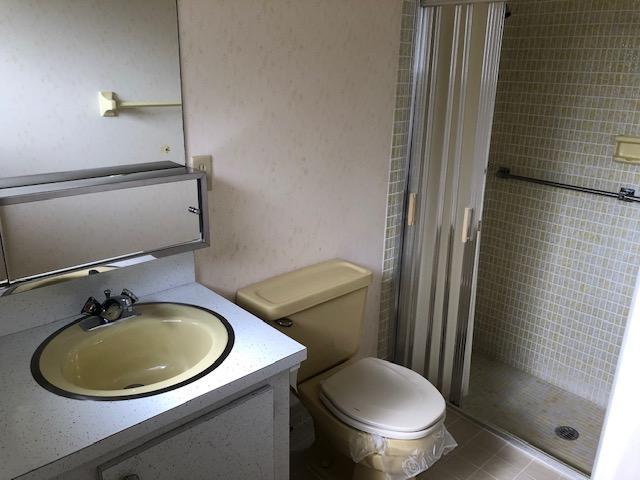 CRESTHAVEN VILLAS CONDO 19 - Residential