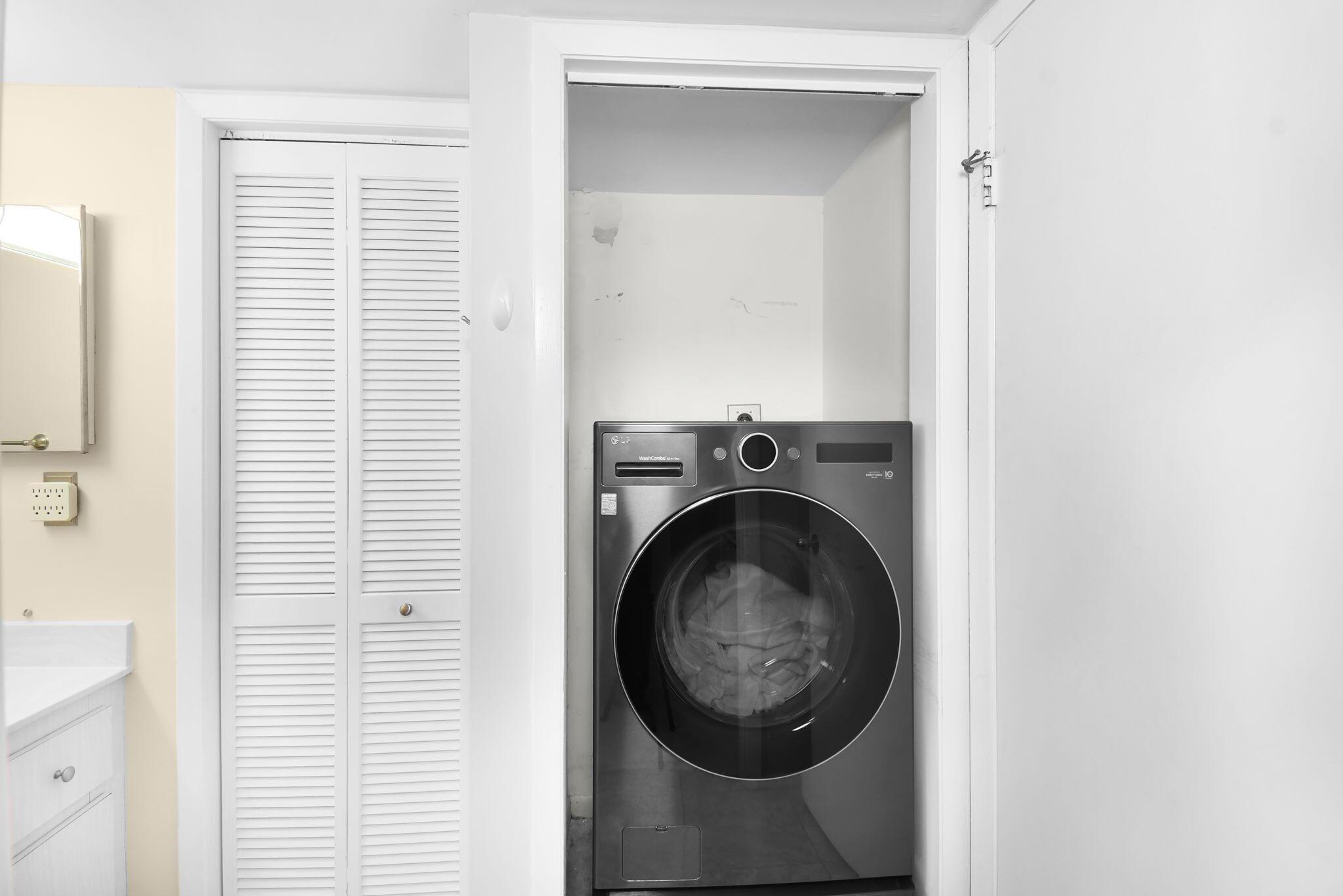 SEA POINTE TOWERS OF FORT - Residential