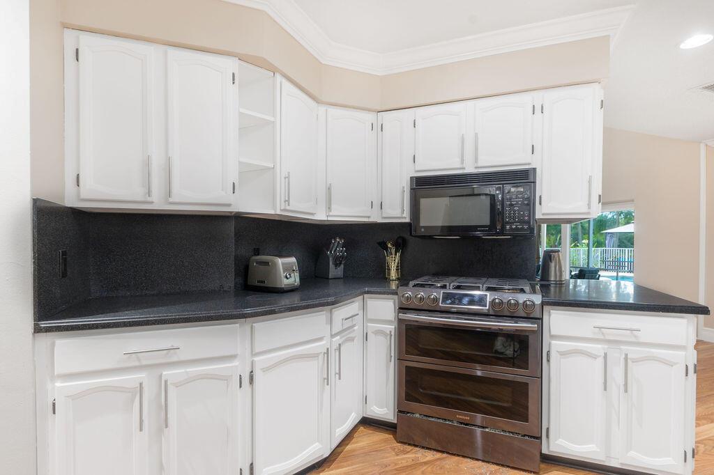 PALM BEACH FARMS CO 3 - Residential