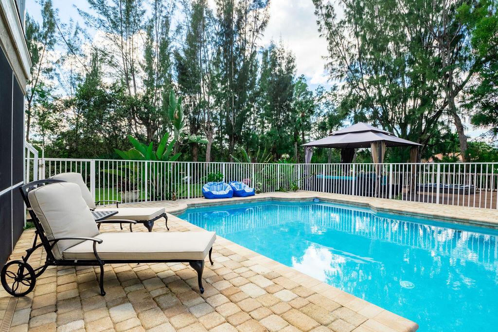 PALM BEACH FARMS CO 3 - Residential