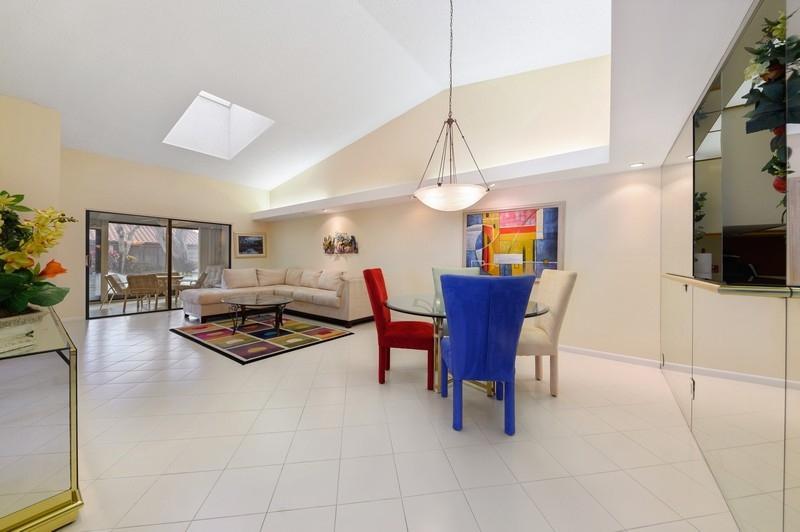 HUNTINGTON POINTE - Residential