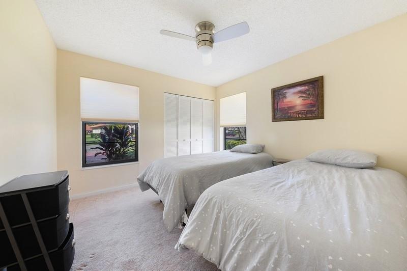 HUNTINGTON POINTE - Residential