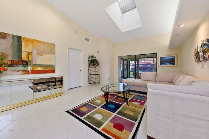 HUNTINGTON POINTE - Residential