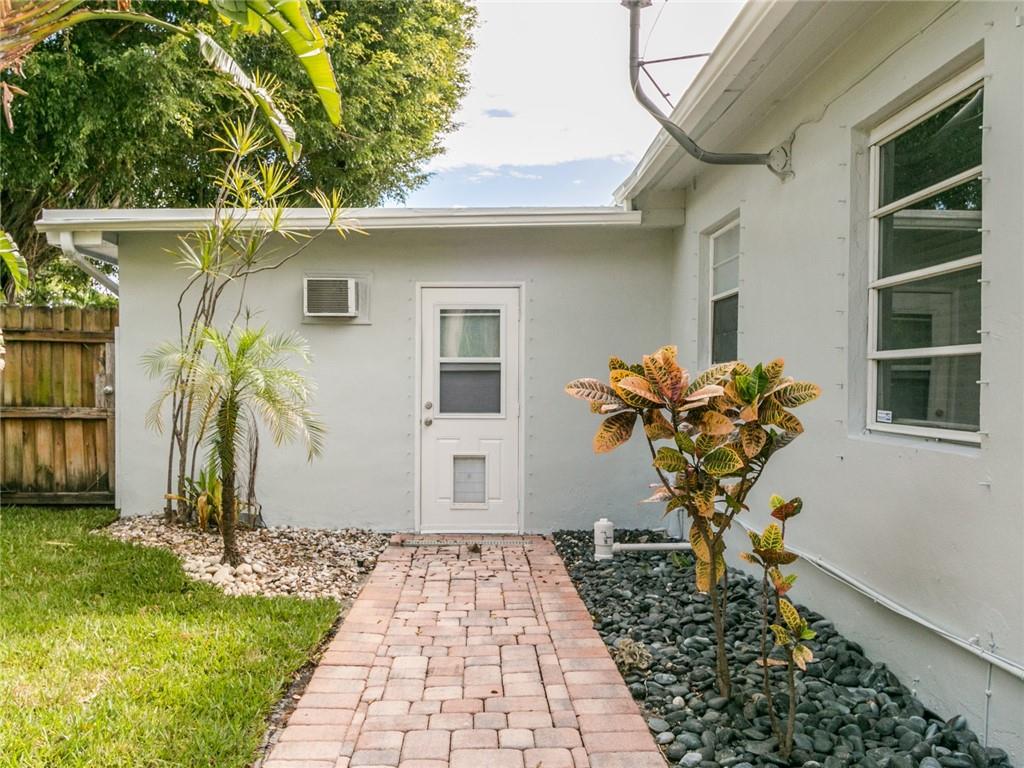 Poinsettia Heights - Residential