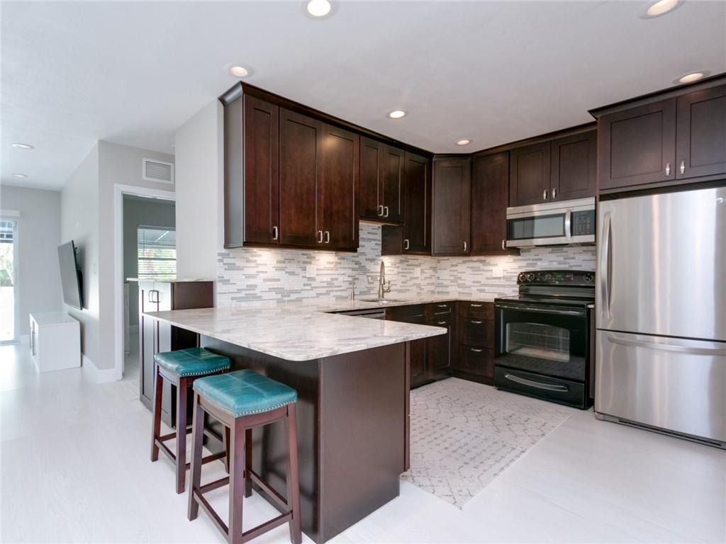 Poinsettia Heights - Residential