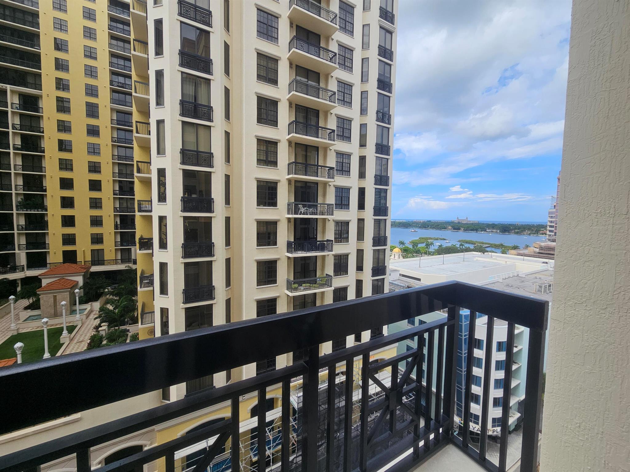 801 S Olive Avenue 1012