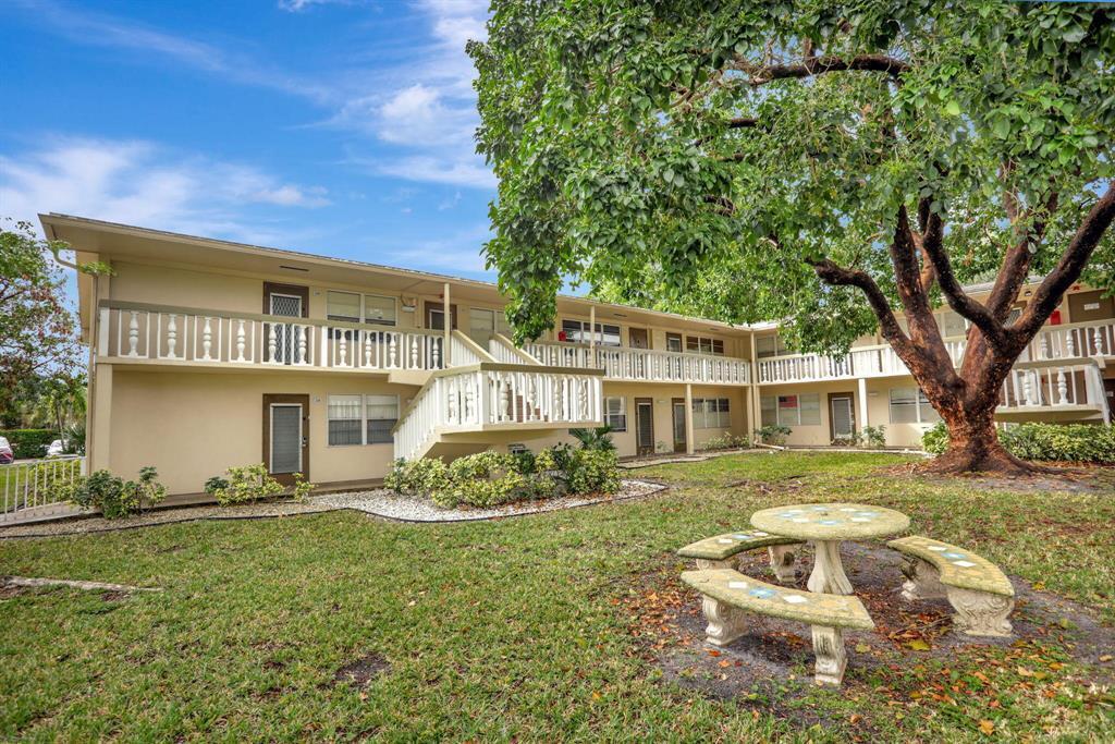 237 Farnham J, Deerfield Beach FL 33442
