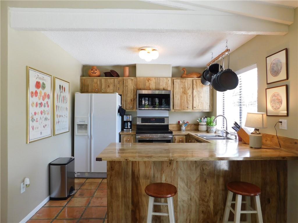 Jacaranda Lakes Sec 1 92- - Residential