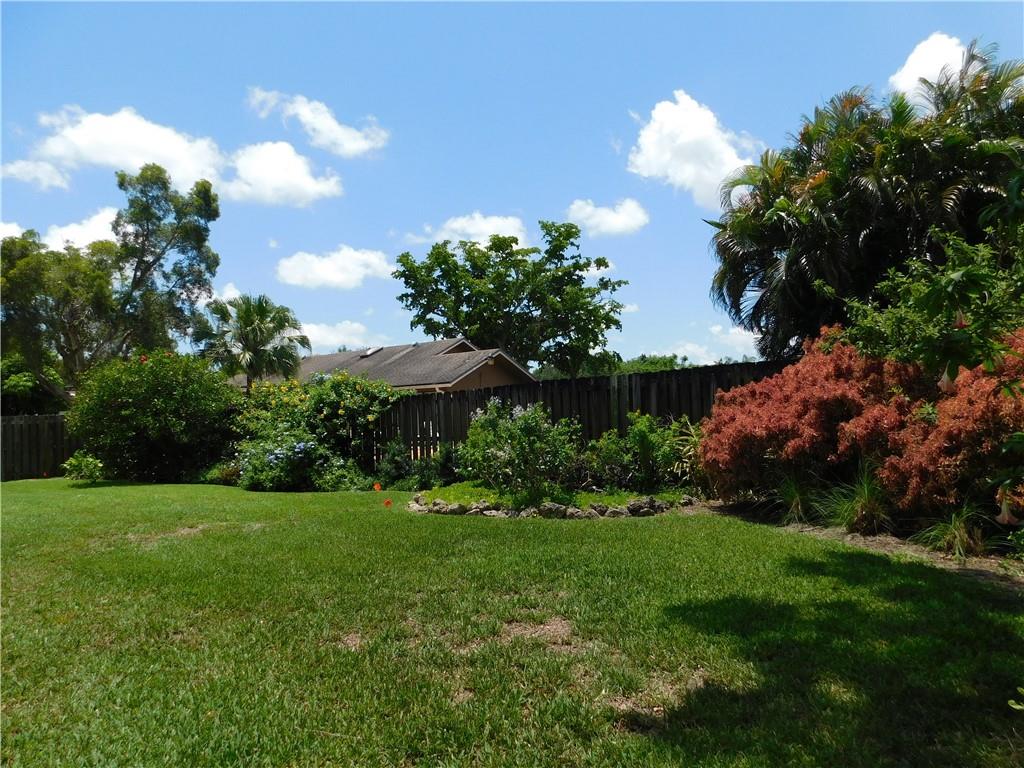 Jacaranda Lakes Sec 1 92- - Residential