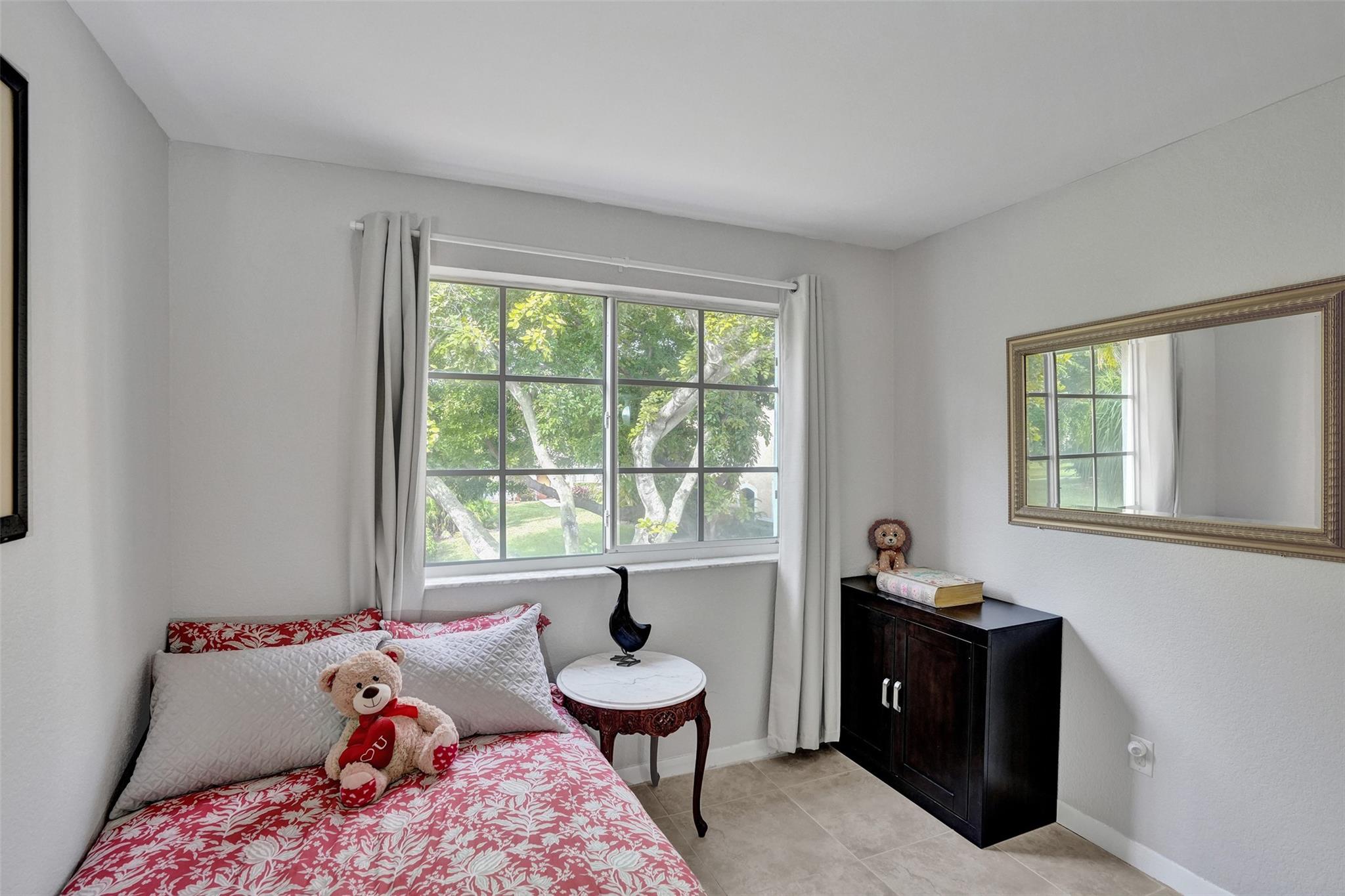 Yacht Club - Residential