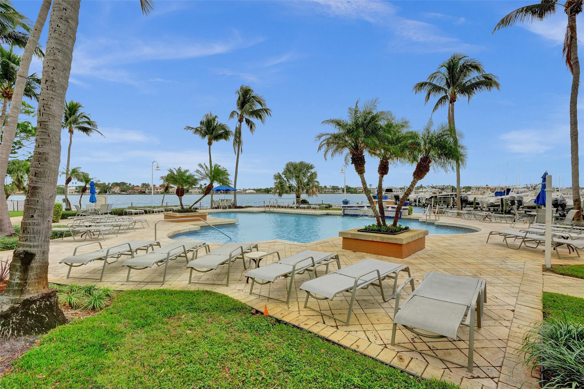 Yacht Club - Residential