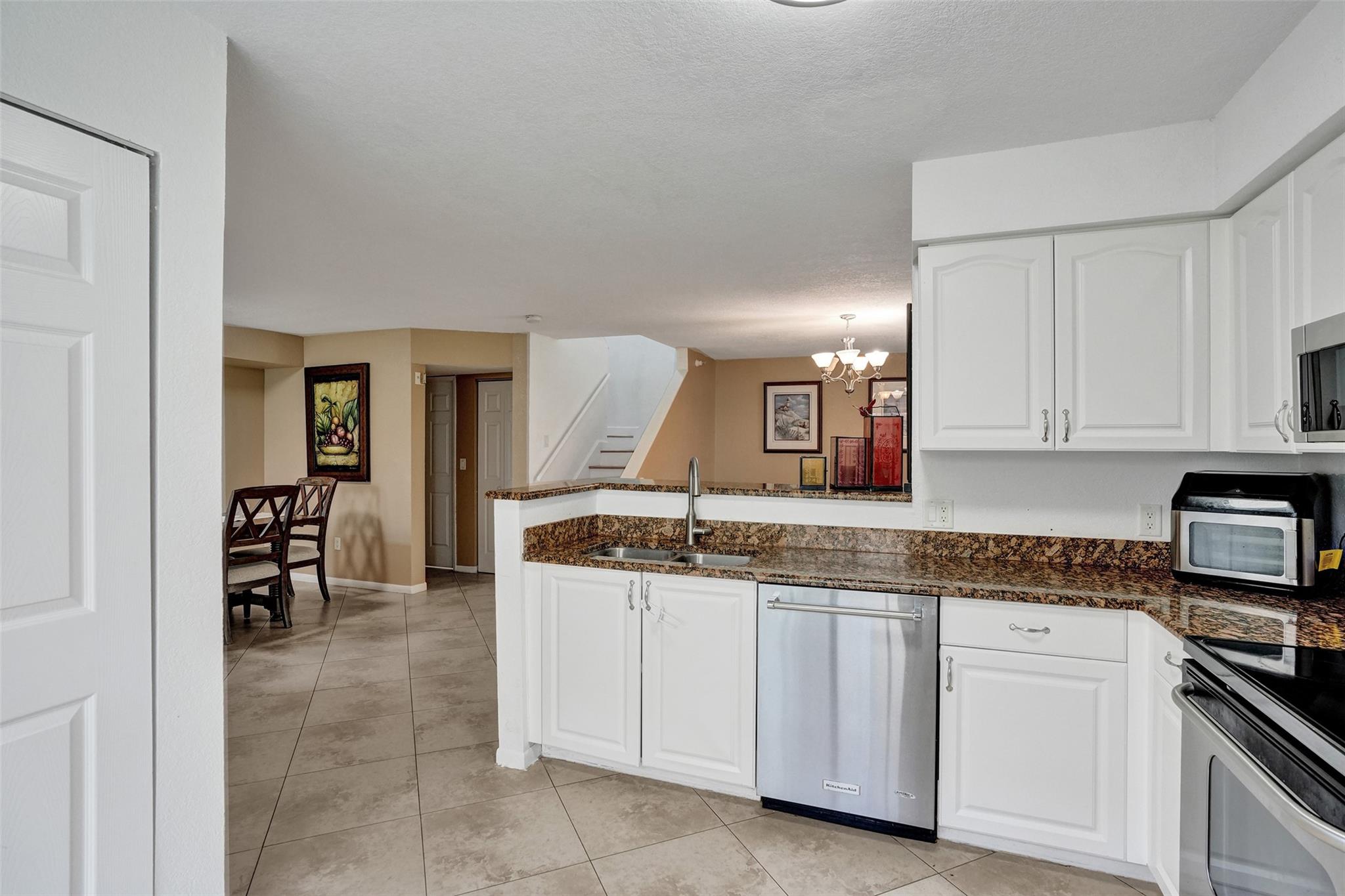 Yacht Club - Residential