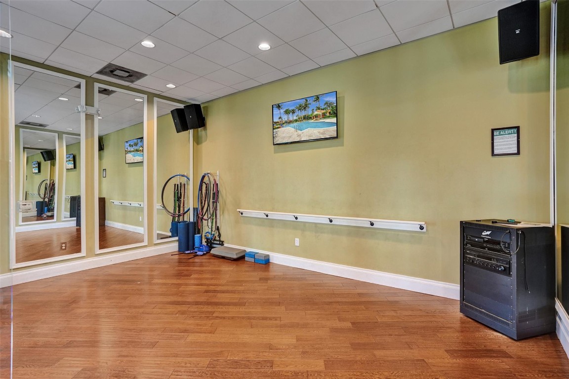 Yacht Club - Residential