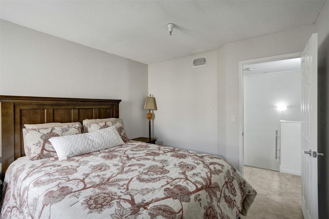 Yacht Club - Residential