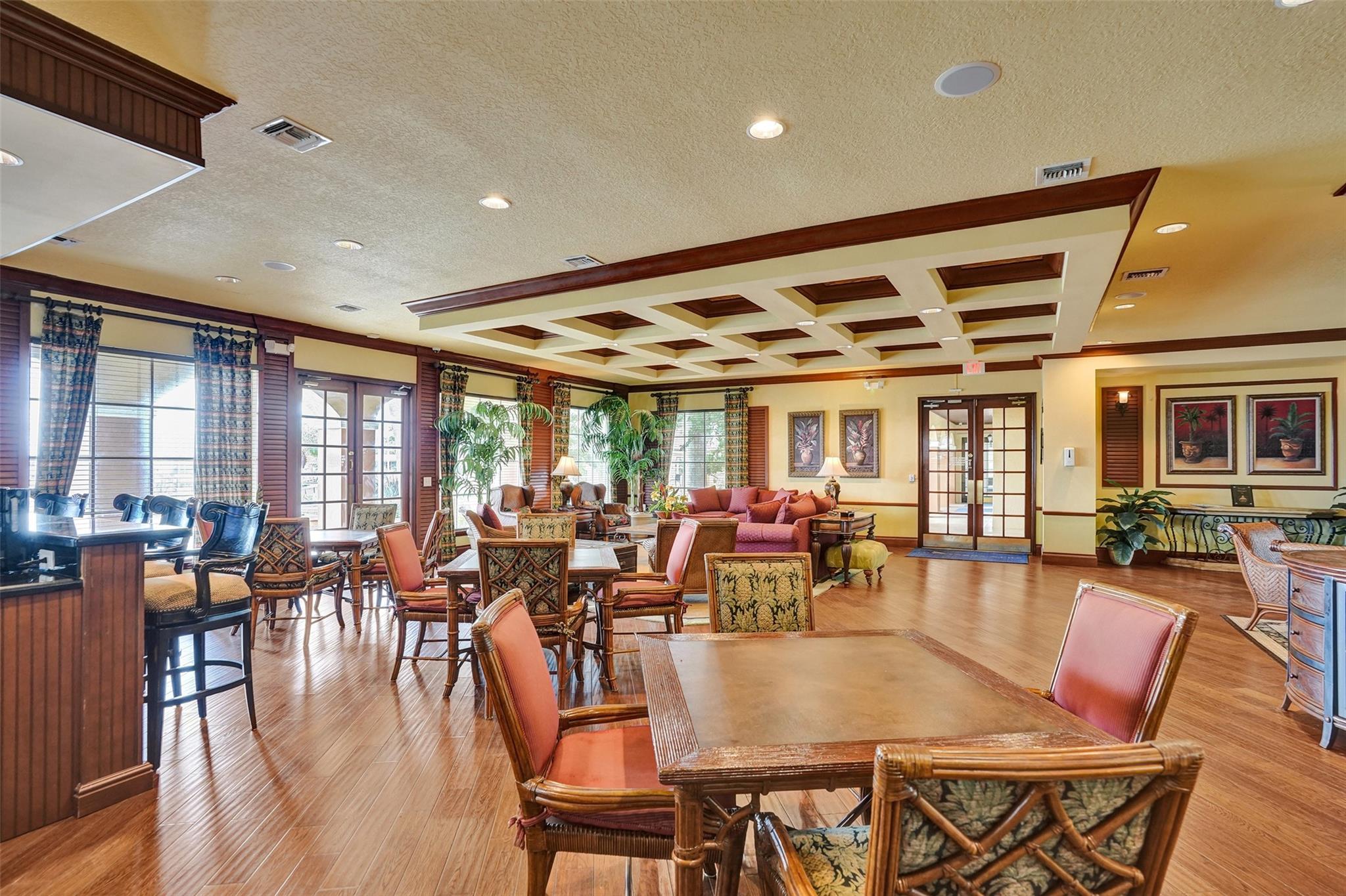 Yacht Club - Residential