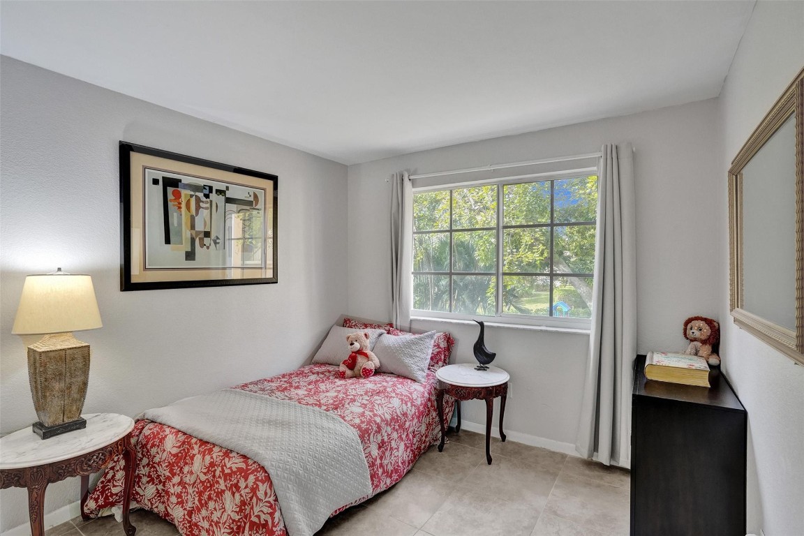 Yacht Club - Residential