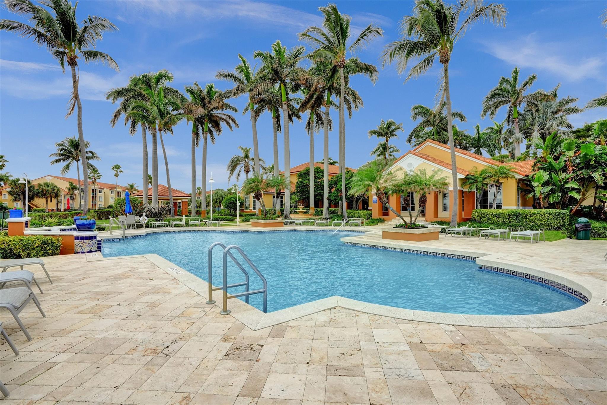 Yacht Club - Residential