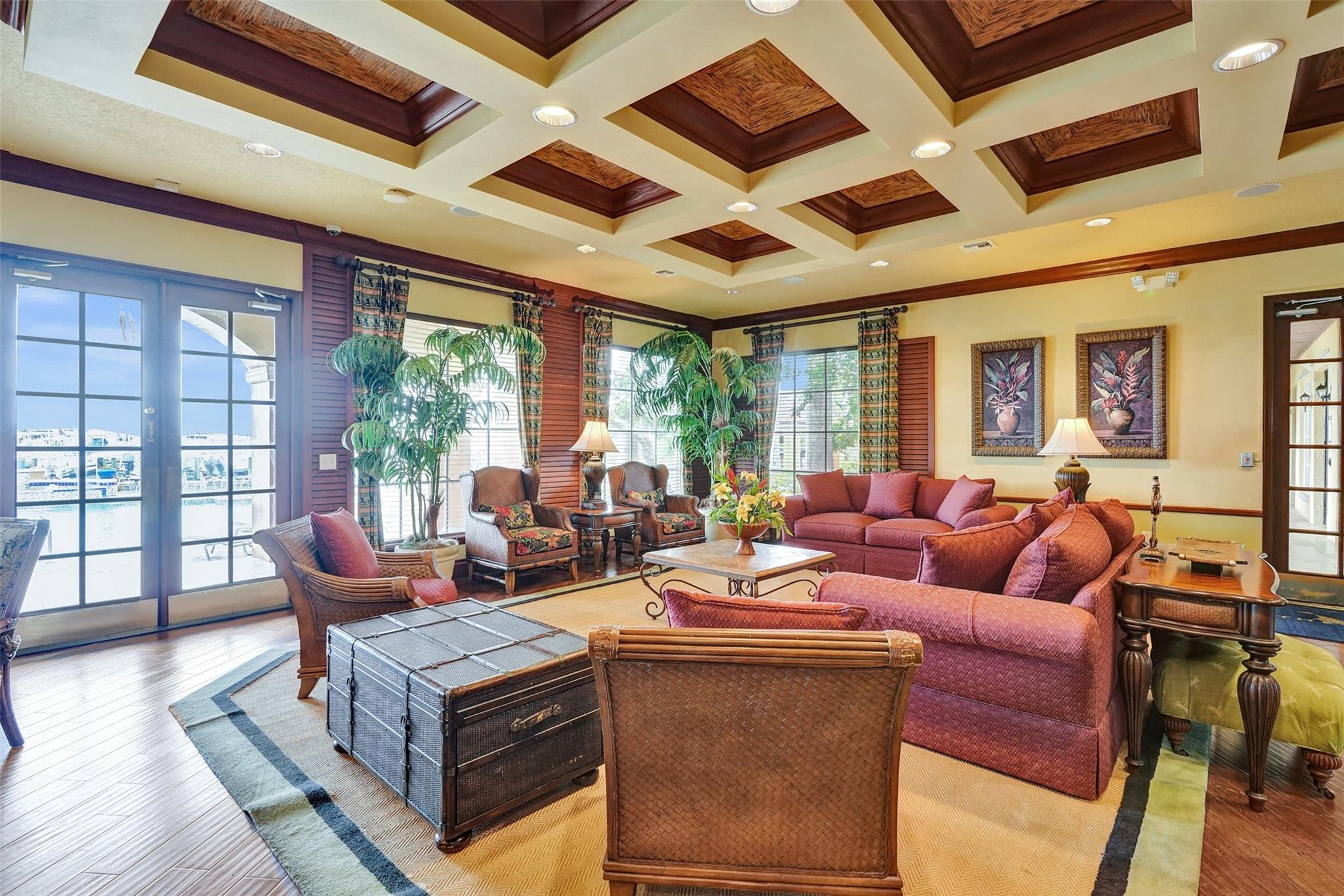 Yacht Club - Residential