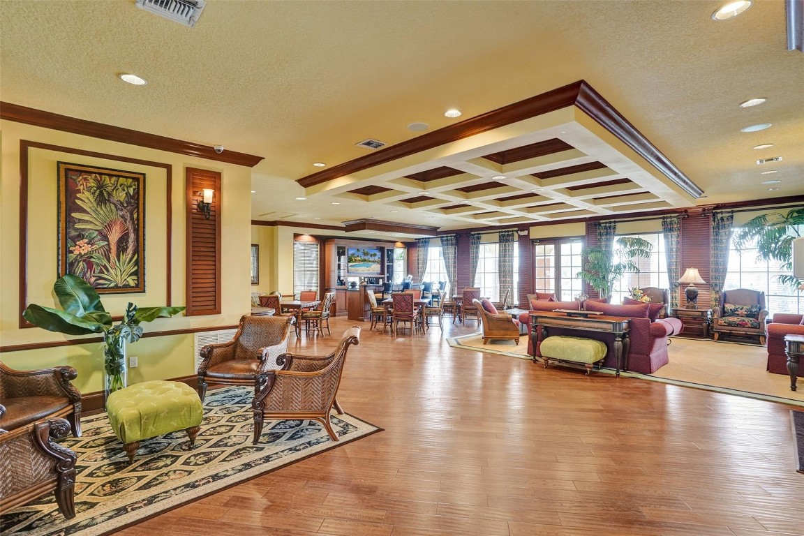 Yacht Club - Residential